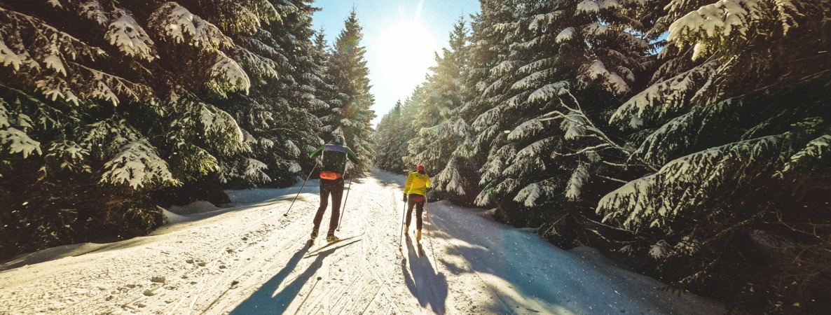 Von Kopf bis Fuß – Die richtige Ausrüstung für die Loipe