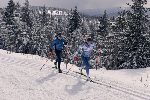 Den Artikel lesen: Mit Spaß - und Abstand - in die Loipe