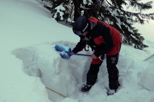 Den Artikel lesen: Alpine Gefahren - Lawinen und Minusgrade