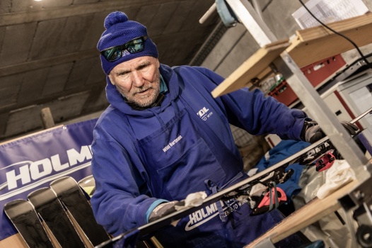 Den Artikel lesen: Nach dem letzten Skitag: Checkliste für optimales Übersommern der Skiausrüstung