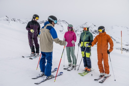 Kurz oder lang, Carver, Performance-Ski oder Racer: Welcher Skityp passt zu mir?