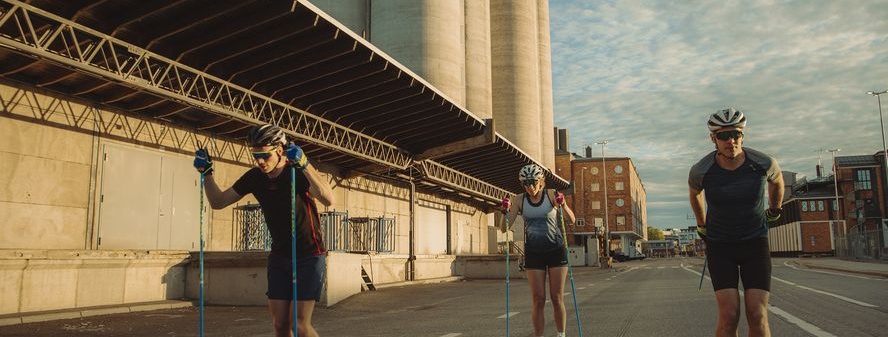 Sommertraining - Sportlich durch den Sommer: Skiroller und Inlineskates