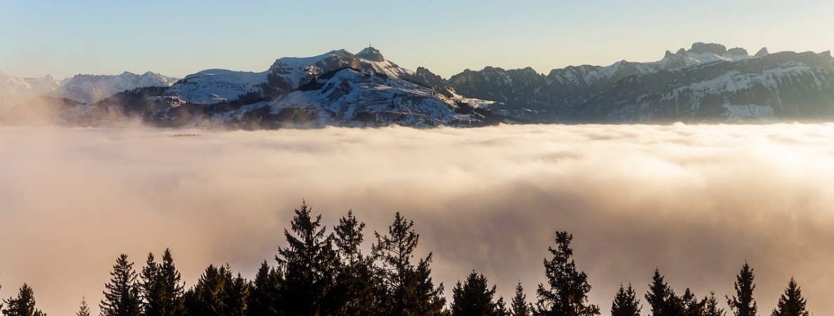 Das richtige Equipment für die goldene Wandersaison