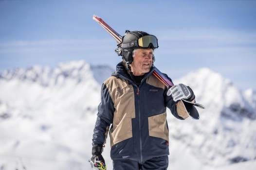 Den Artikel lesen: Tipps zum Wiedereinstieg nach längerer Pause PLUS Skifahren lernen im Erwachsenenalter